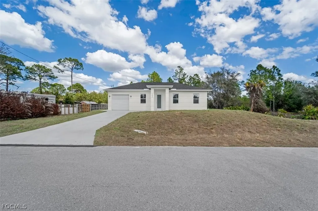 105 E 9th Street Lehigh Acres FL 33972