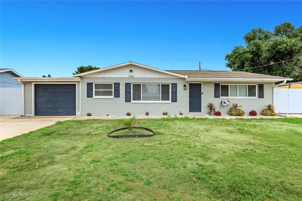 942 Narcissus Street North Fort Myers FL 33903