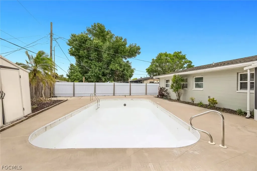 942 Narcissus Street North Fort Myers FL 33903
