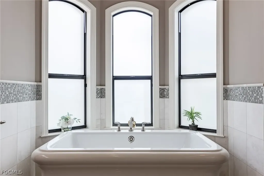 3944 W Riverside Drive Fort Myers FL 33901