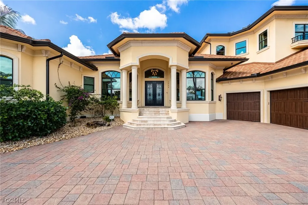 3944 W Riverside Drive Fort Myers FL 33901