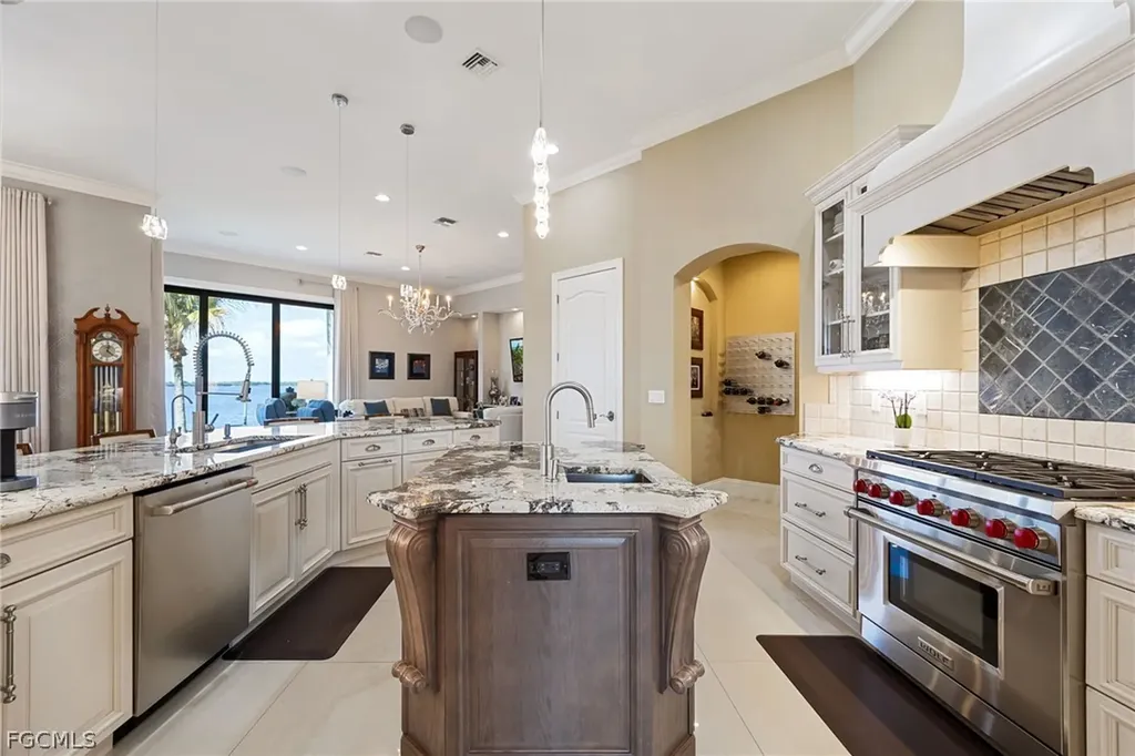 3944 W Riverside Drive Fort Myers FL 33901
