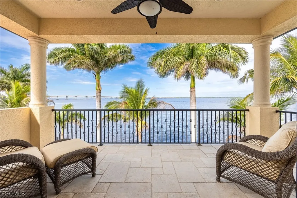 3944 W Riverside Drive Fort Myers FL 33901