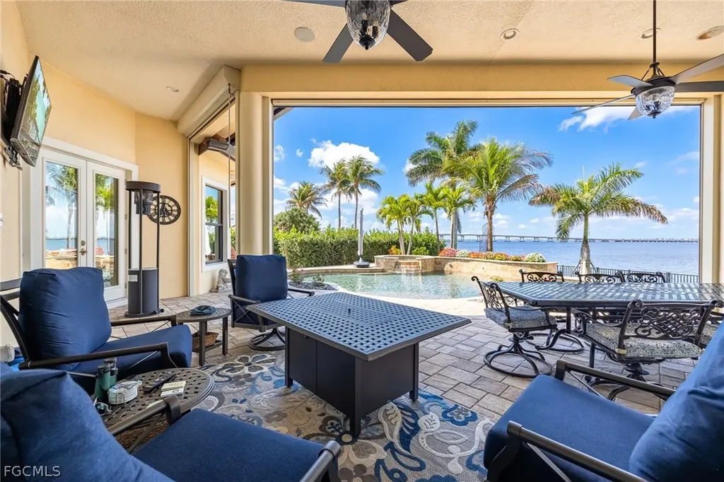 3944 W Riverside Drive Fort Myers FL 33901