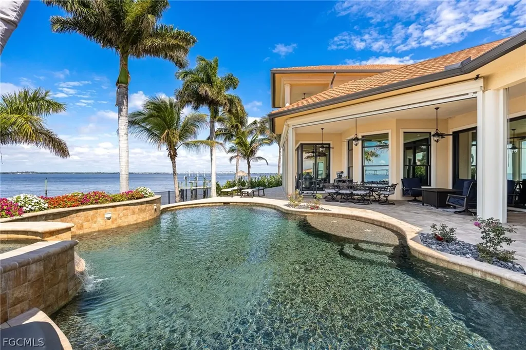 3944 W Riverside Drive Fort Myers FL 33901