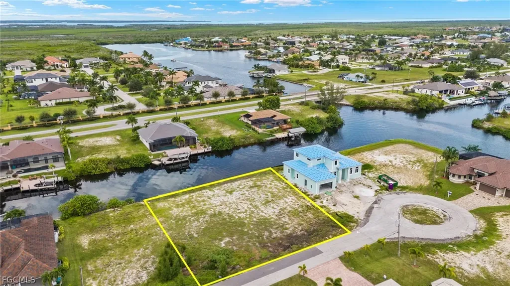 908 NW 39th Avenue Cape Coral FL 33993