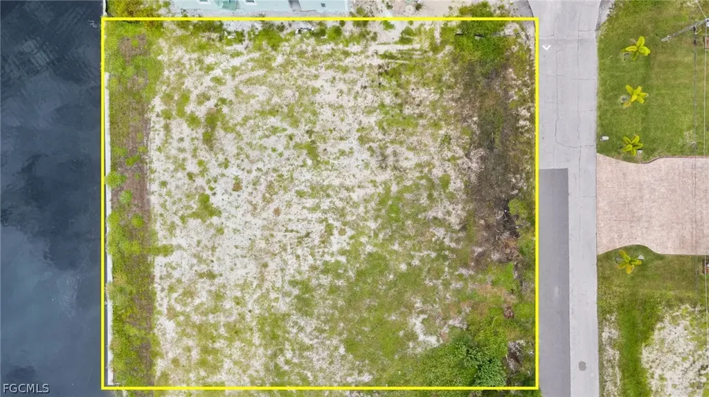 908 NW 39th Avenue Cape Coral FL 33993