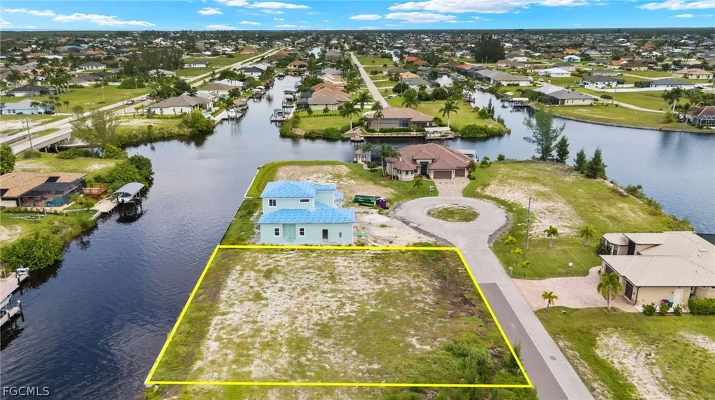 908 NW 39th Avenue Cape Coral FL 33993