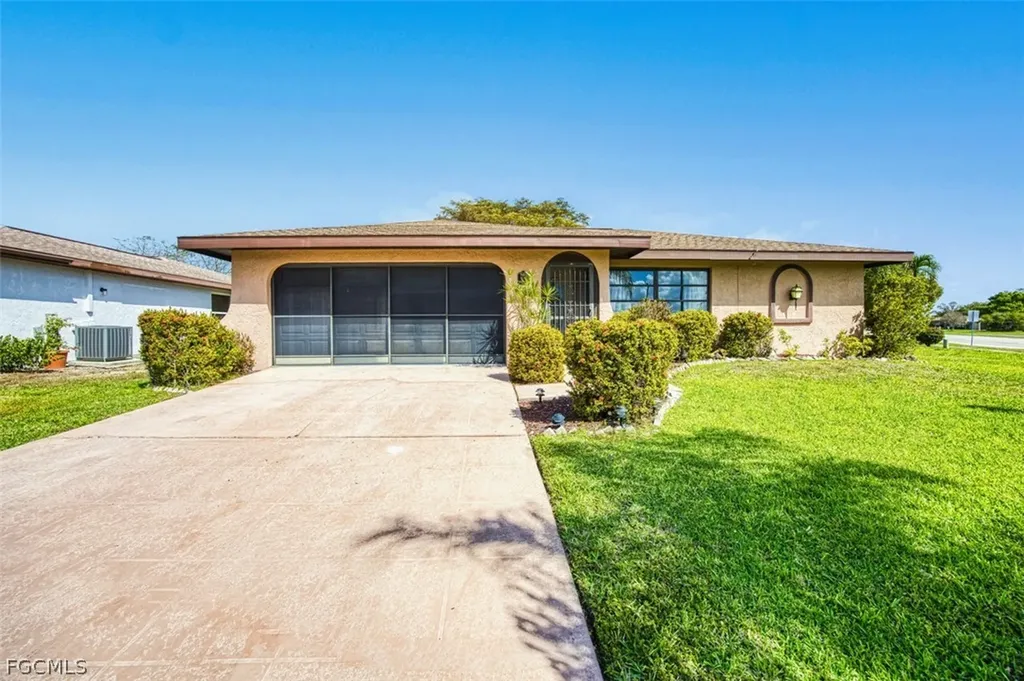 9780 Owlclover Street Fort Myers FL 33919