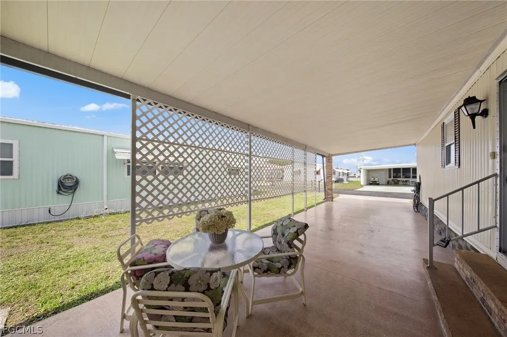3148 Indian Village Lane North Fort Myers FL 33917