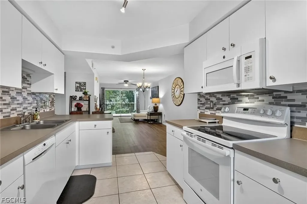 15405 Cedarwood Lane Naples FL 34110