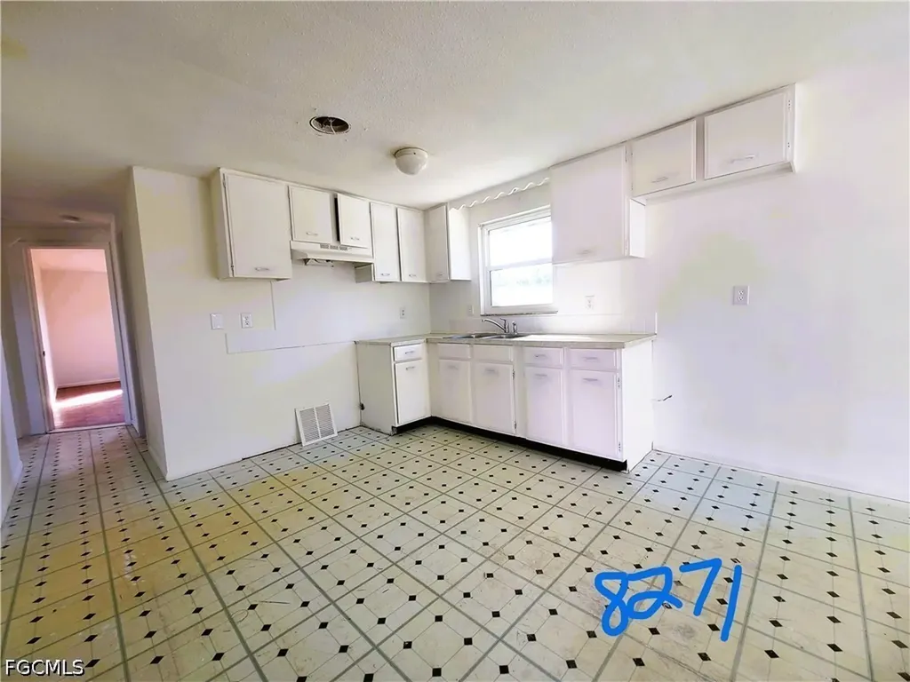 8271 Pelican Road Englewood FL 34224