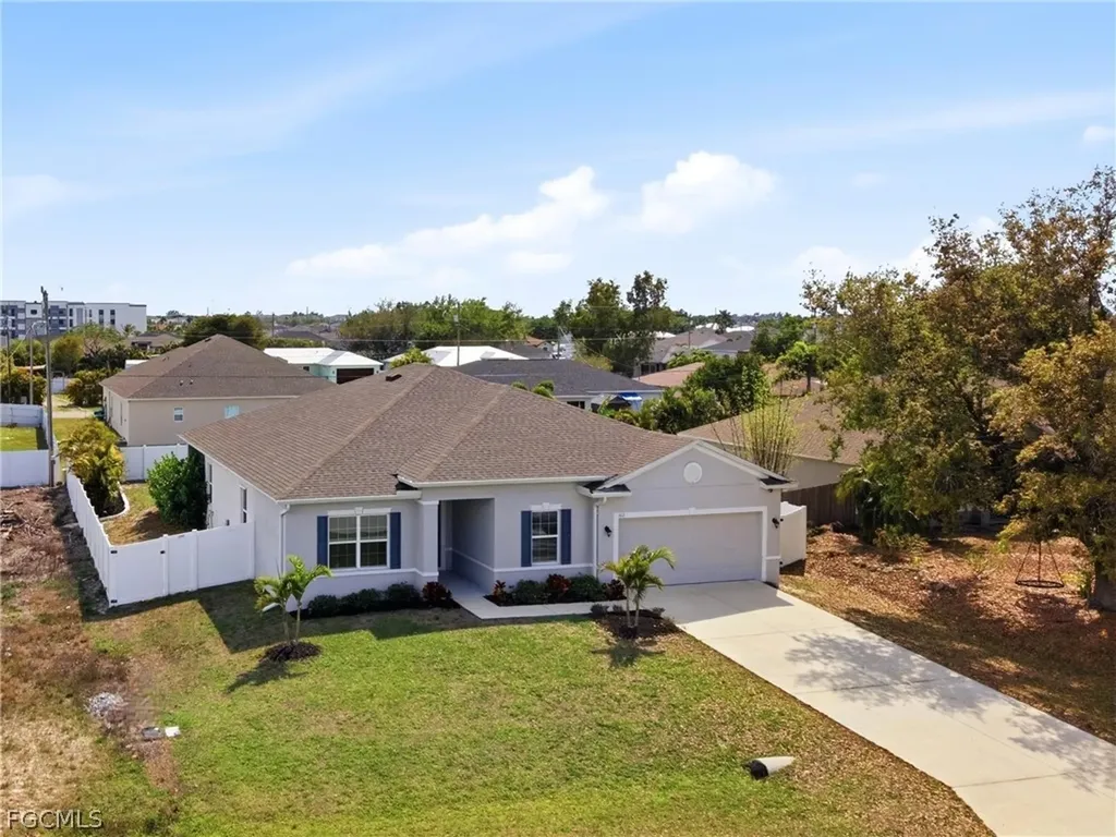 512 NW 4th Street Cape Coral FL 33993