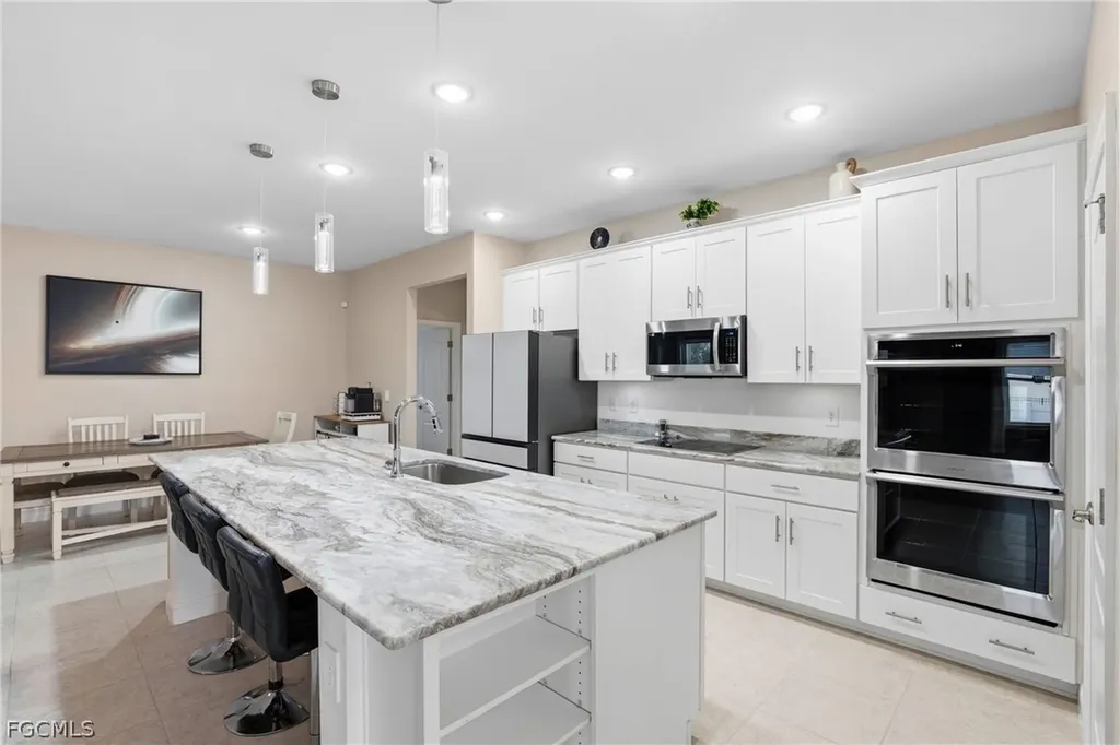 512 NW 4th Street Cape Coral FL 33993