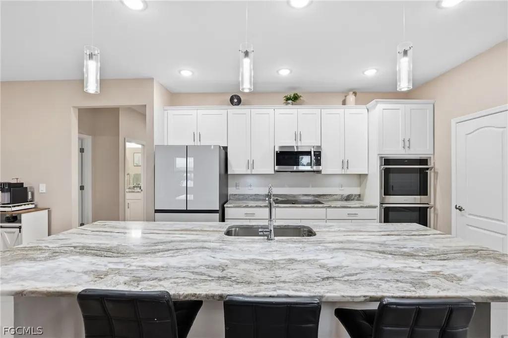 512 NW 4th Street Cape Coral FL 33993