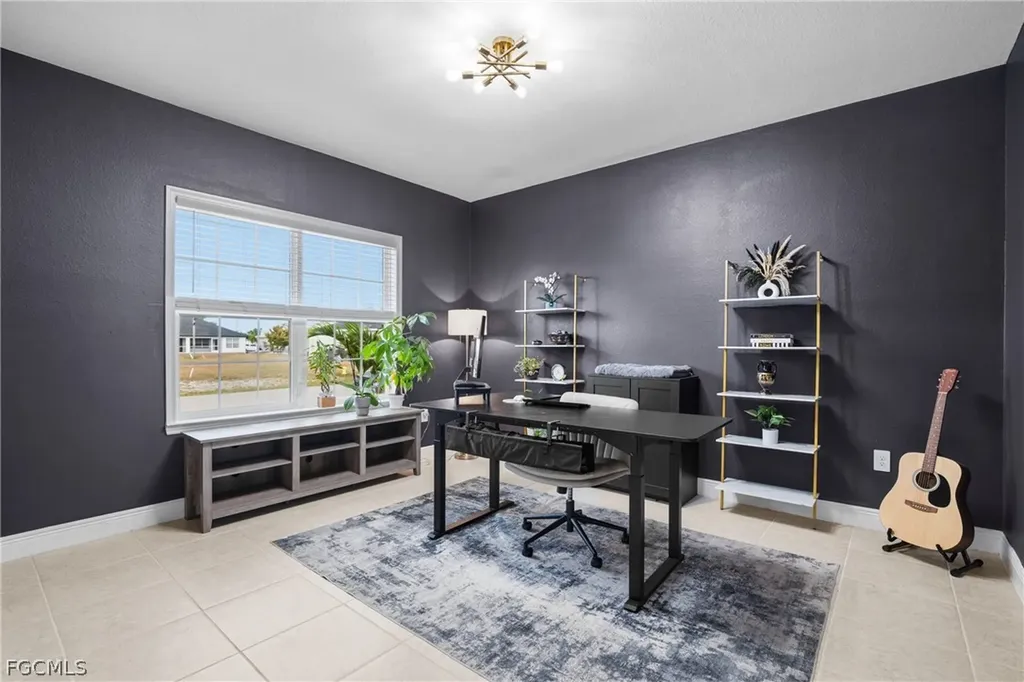 512 NW 4th Street Cape Coral FL 33993