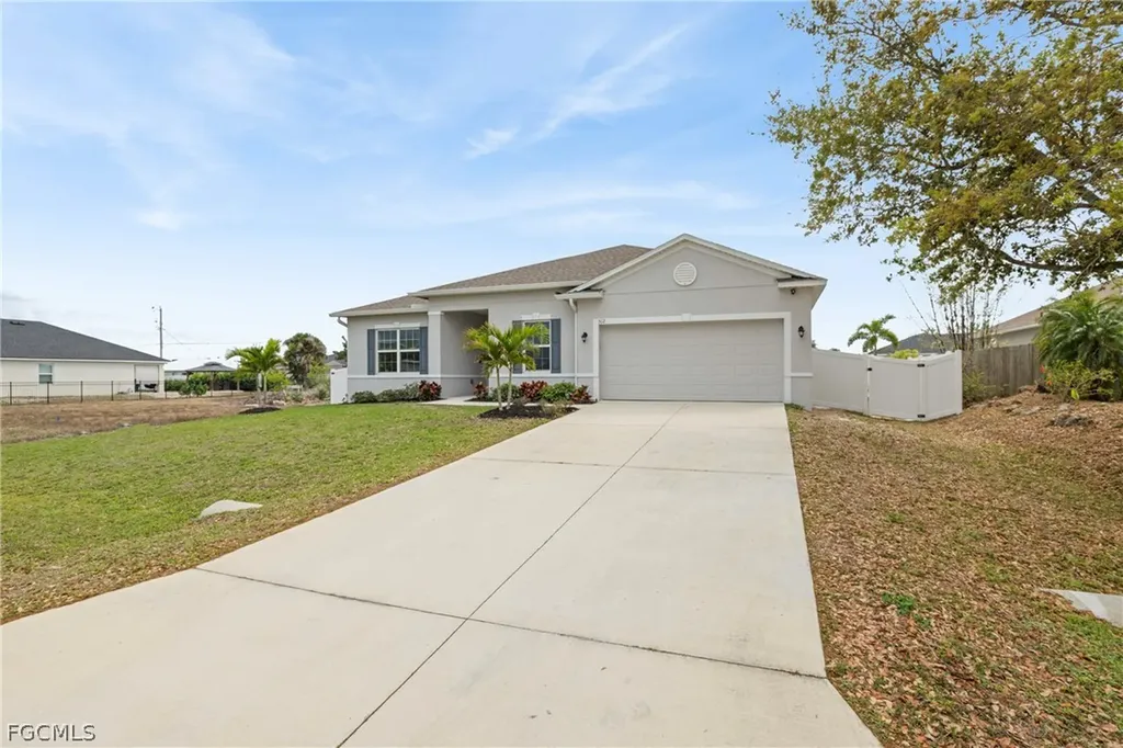 512 NW 4th Street Cape Coral FL 33993