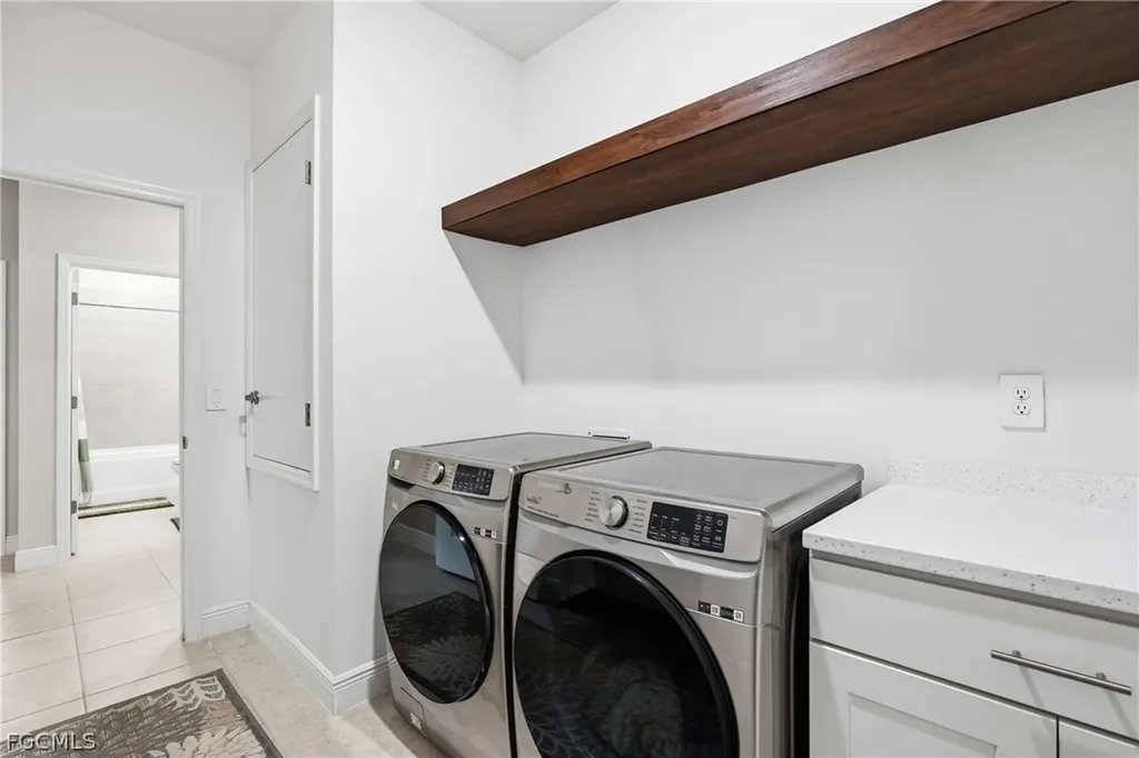 512 NW 4th Street Cape Coral FL 33993