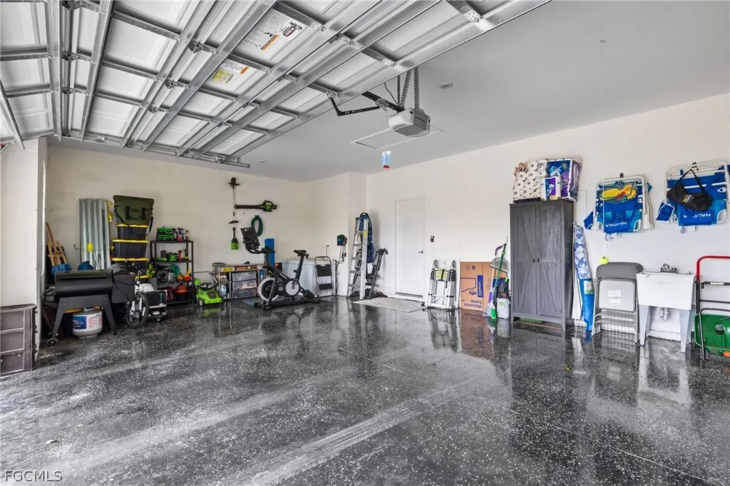 512 NW 4th Street Cape Coral FL 33993