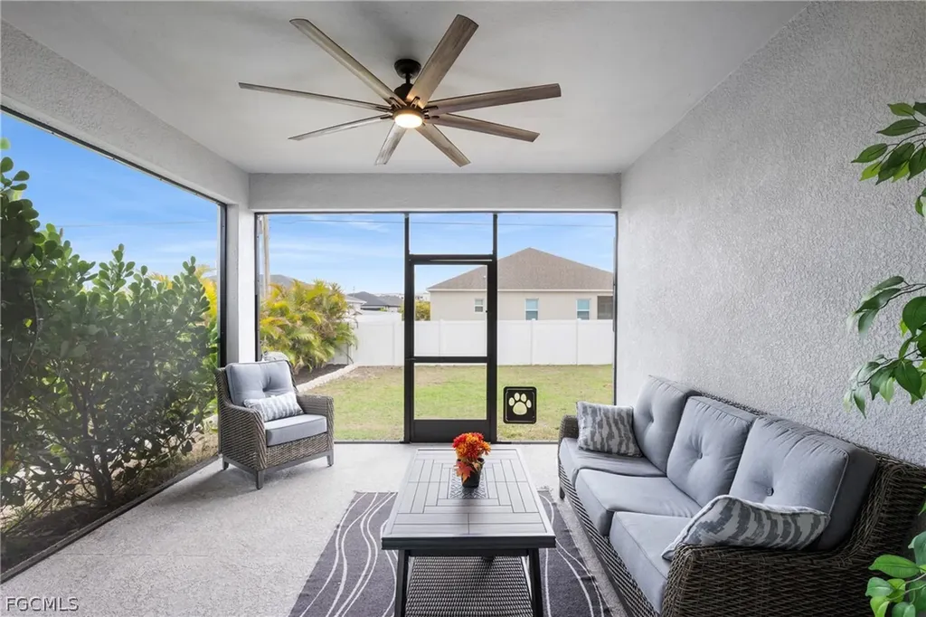 512 NW 4th Street Cape Coral FL 33993