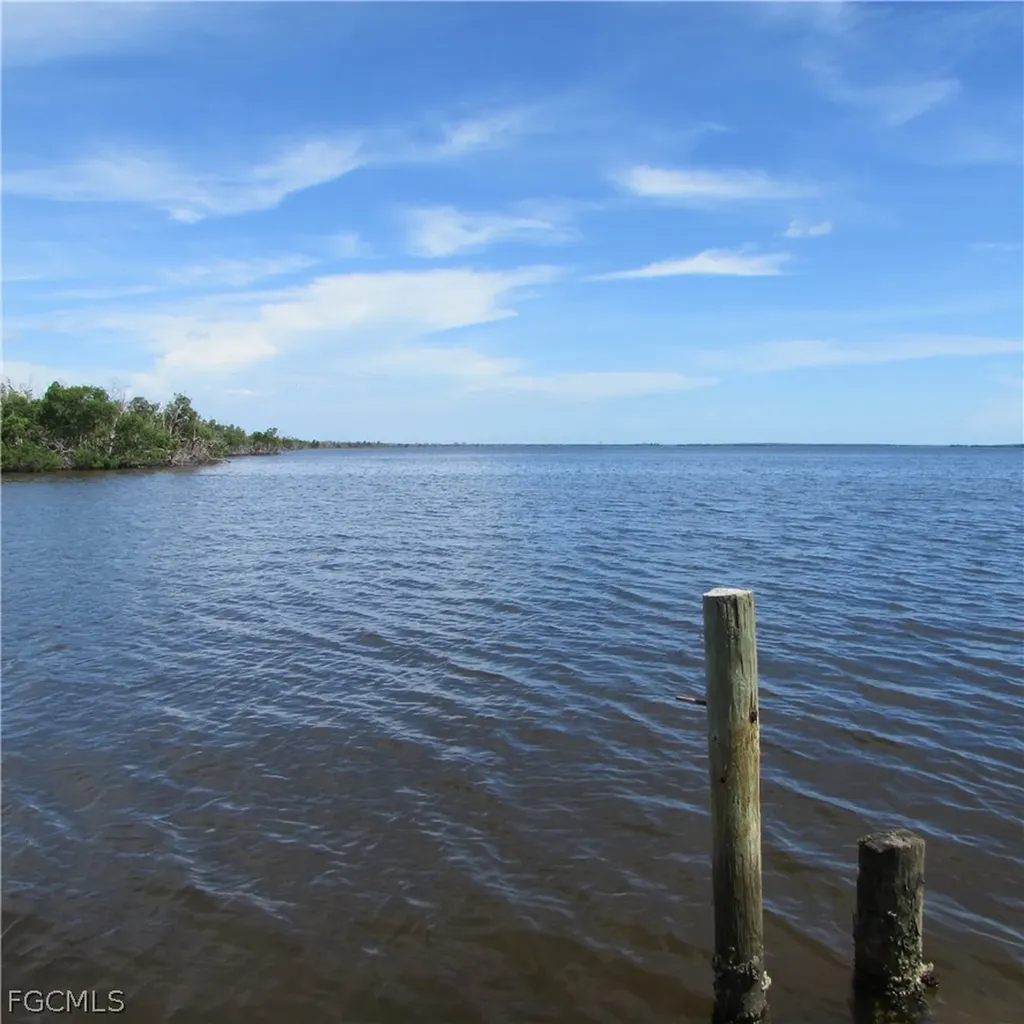 4195 Pine Island Road NW Matlacha FL 33993