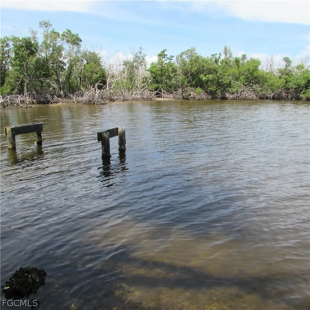 4195 Pine Island Road NW Matlacha FL 33993