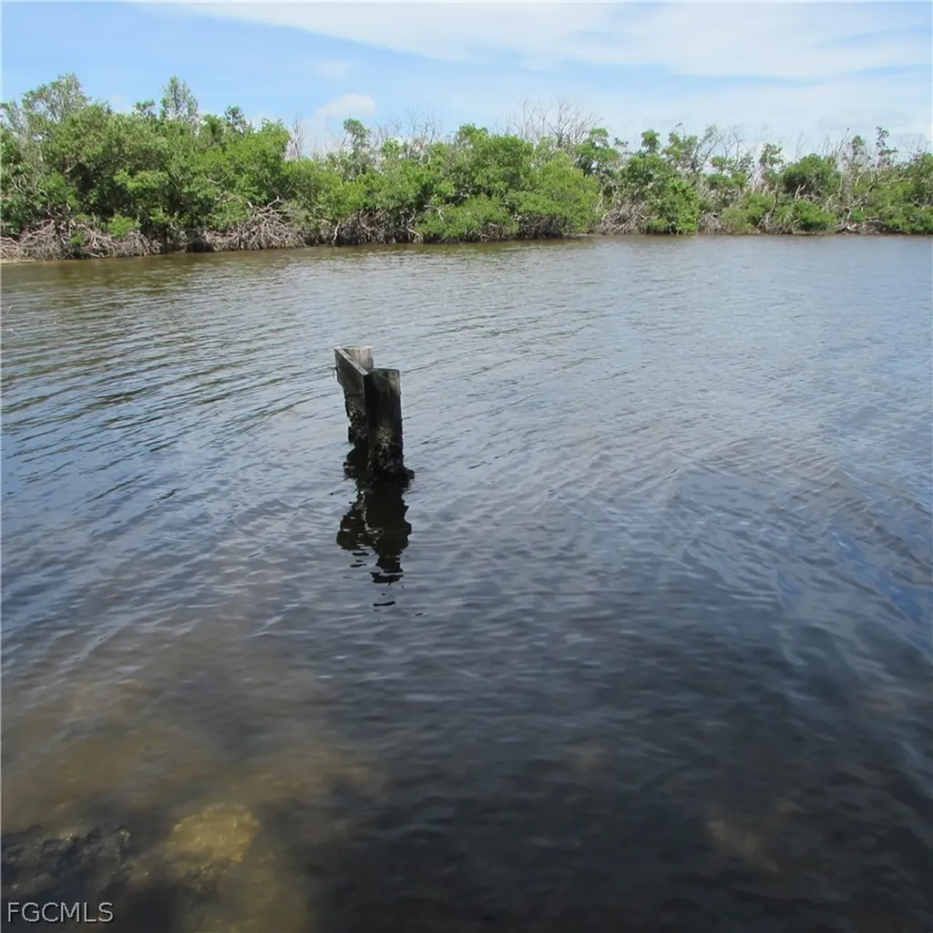 4195 Pine Island Road NW Matlacha FL 33993