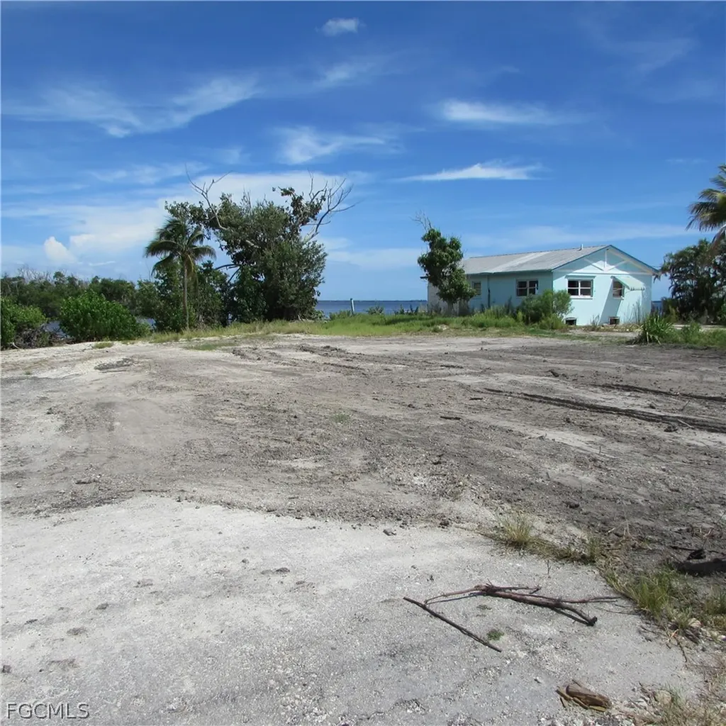 4195 Pine Island Road NW Matlacha FL 33993