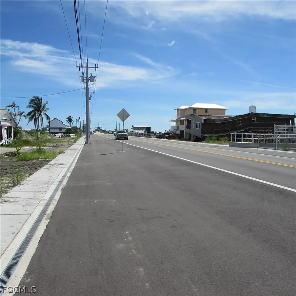 4195 Pine Island Road NW Matlacha FL 33993