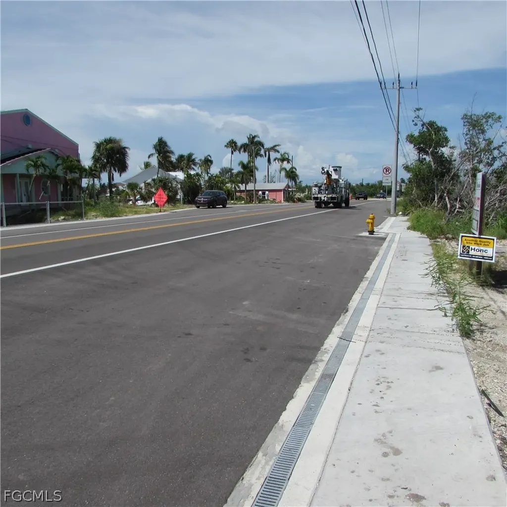 4195 Pine Island Road NW Matlacha FL 33993