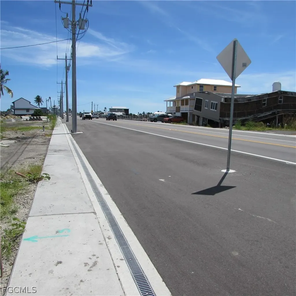 4195 Pine Island Road NW Matlacha FL 33993