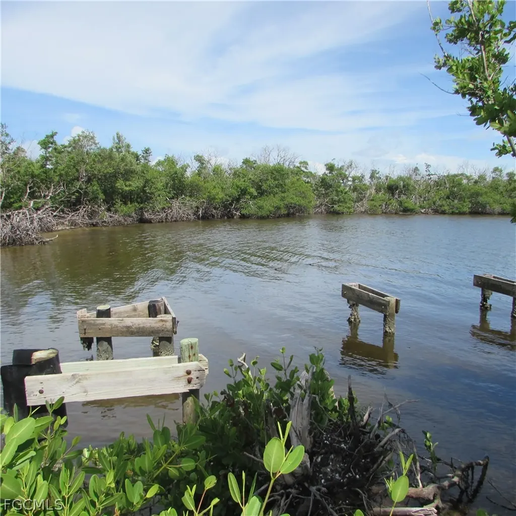4195 Pine Island Road NW Matlacha FL 33993