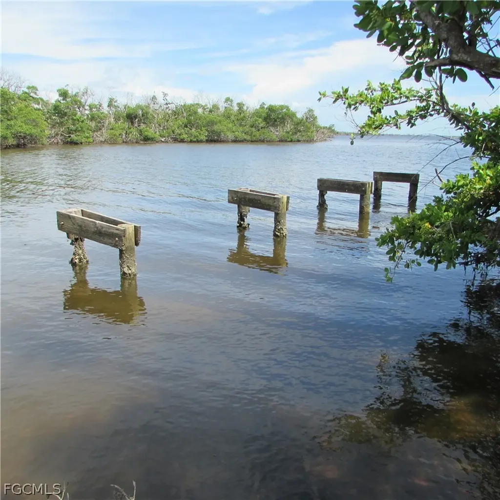 4195 Pine Island Road NW Matlacha FL 33993