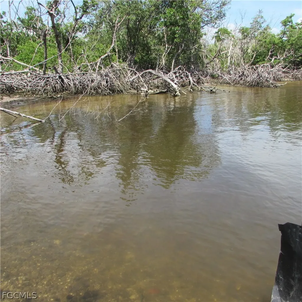 4195 Pine Island Road NW Matlacha FL 33993