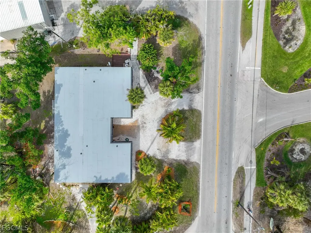 887 Casa Ybel Road Sanibel FL 33957