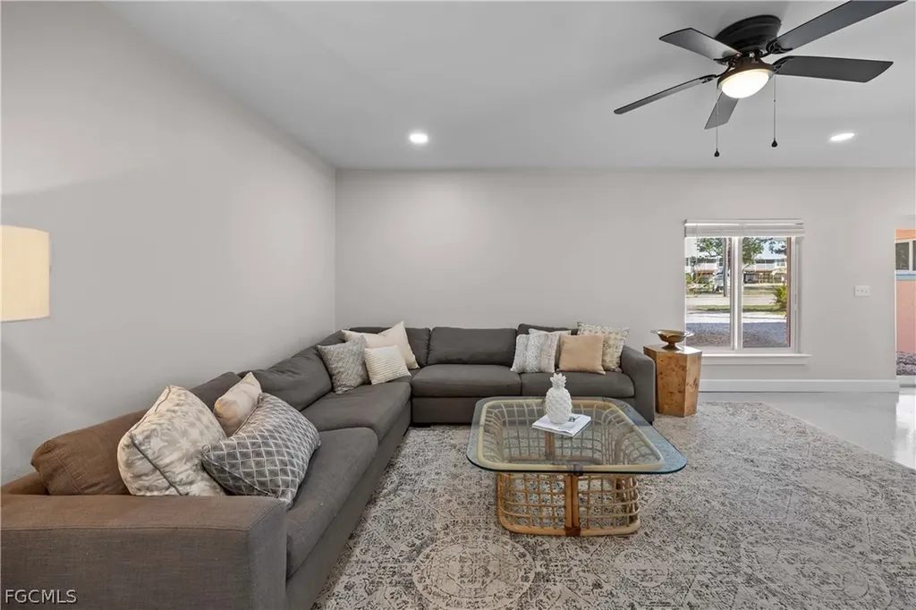 887 Casa Ybel Road Sanibel FL 33957
