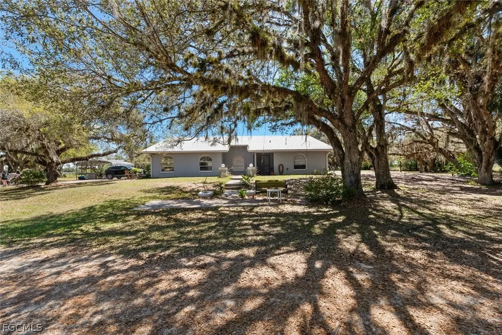 1767 Pollywog Crossover Road Labelle FL 33935