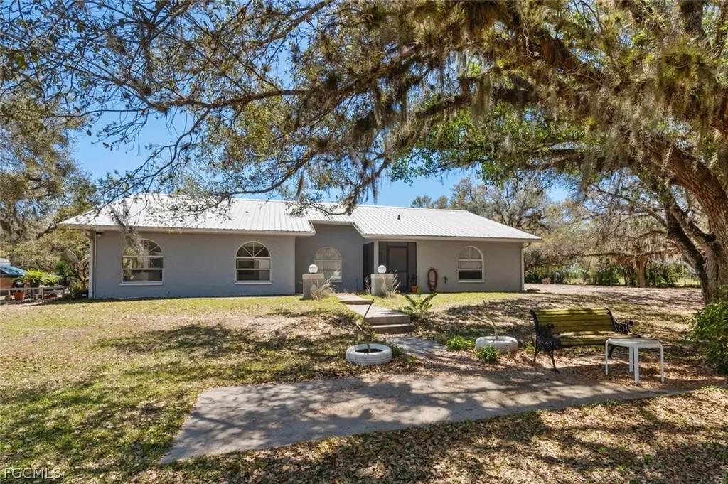1767 Pollywog Crossover Road Labelle FL 33935