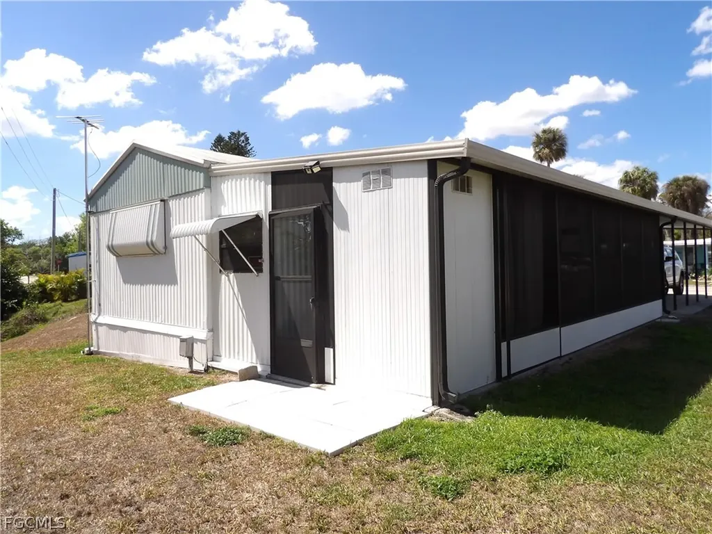 113 Lantern Lane North Fort Myers FL 33917
