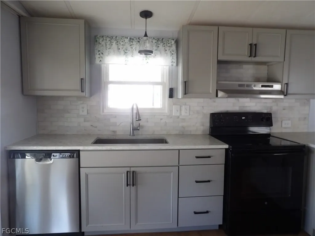 113 Lantern Lane North Fort Myers FL 33917