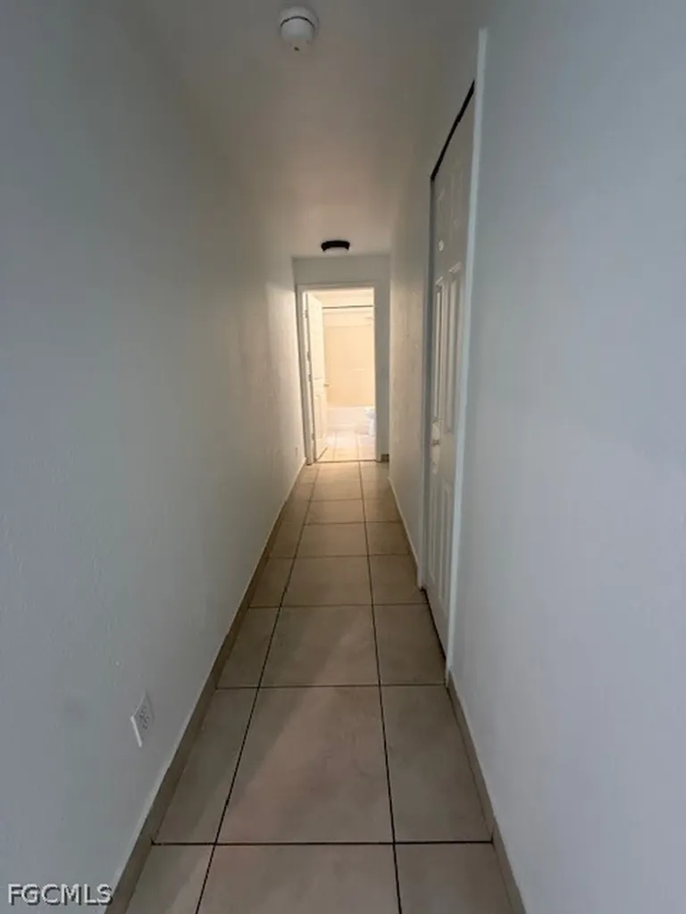 3925 E Gator Circle Cape Coral FL 33909