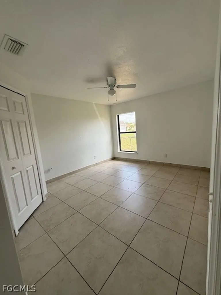 3925 E Gator Circle Cape Coral FL 33909