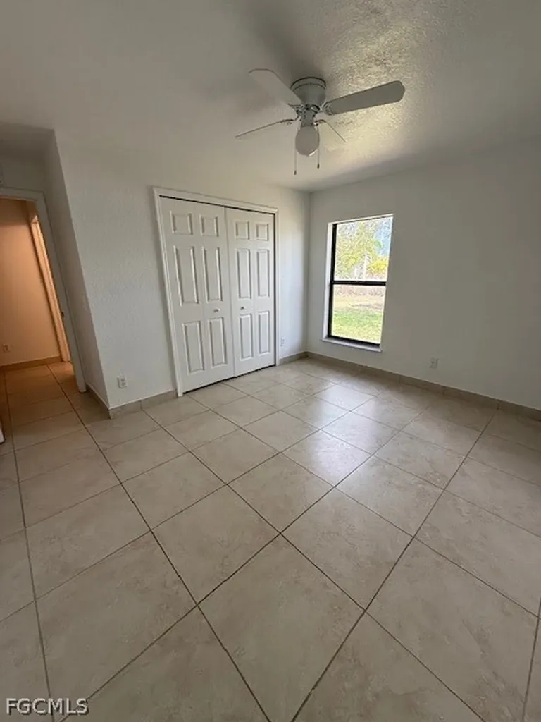 3925 E Gator Circle Cape Coral FL 33909