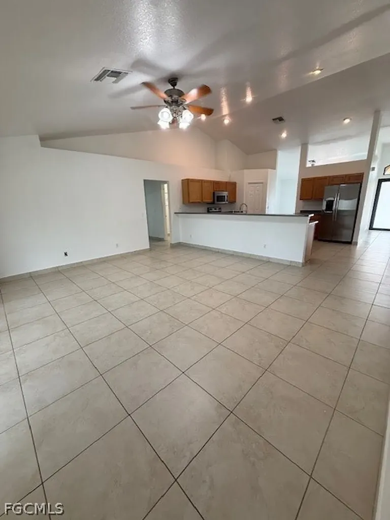 3925 E Gator Circle Cape Coral FL 33909