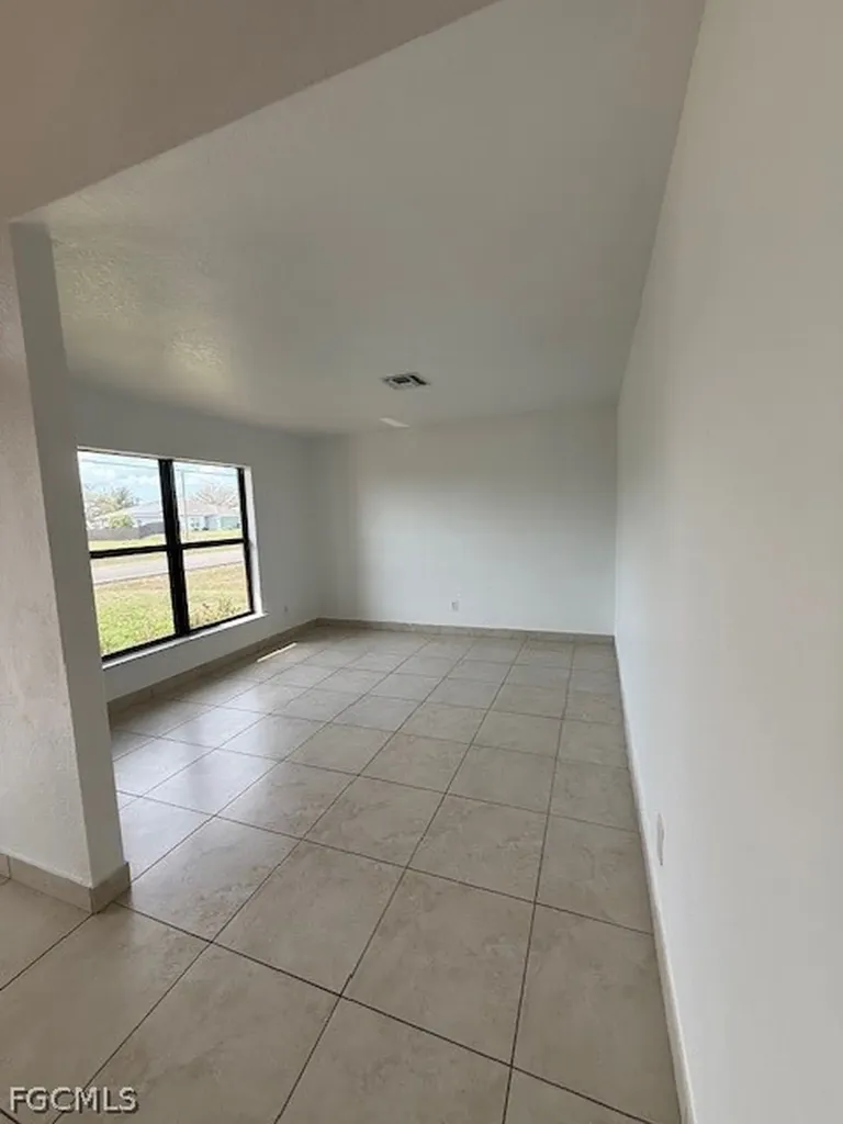 3925 E Gator Circle Cape Coral FL 33909