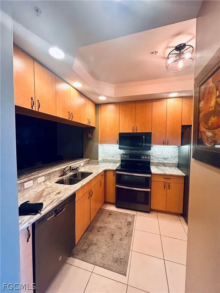 1137 Van Loon Commons Circle Cape Coral FL 33909