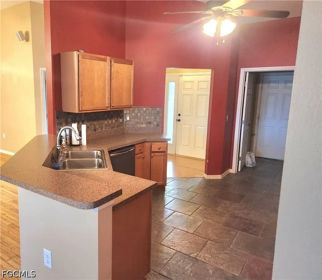 3601 NE 21st Place Cape Coral FL 33909