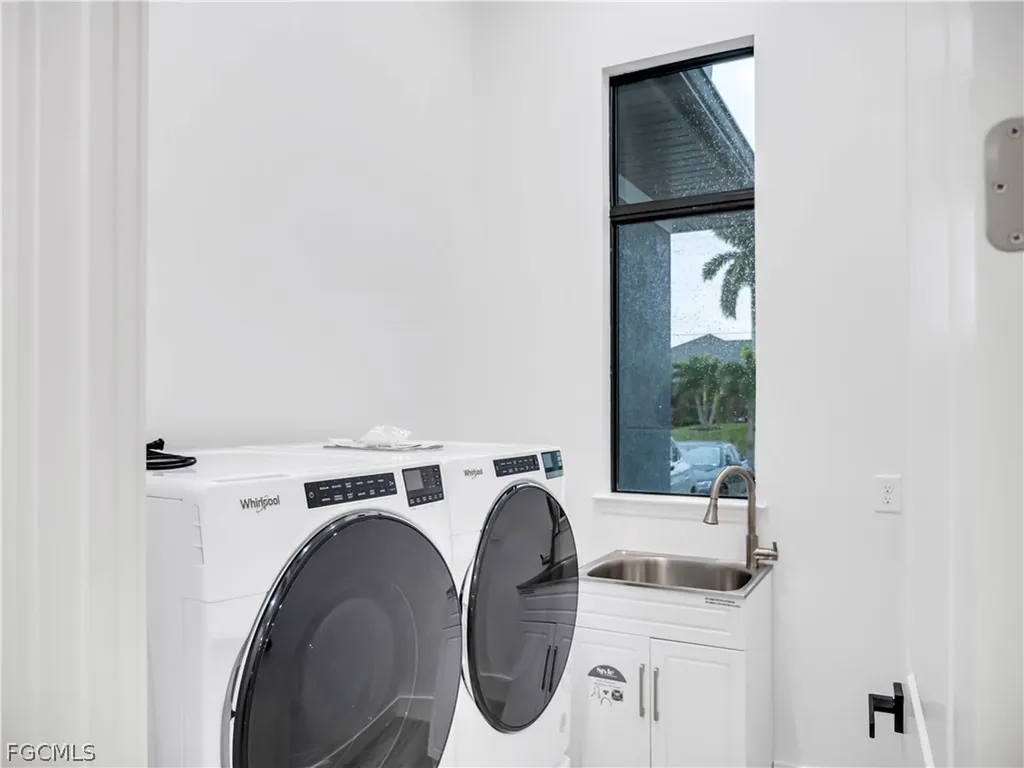 1819 SW 11th Street Cape Coral FL 33991
