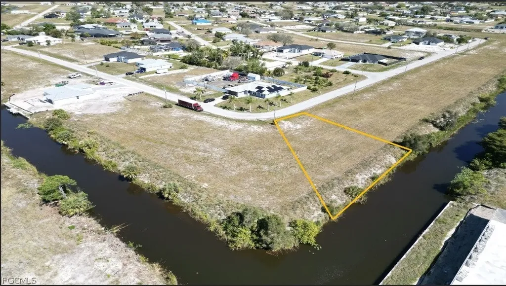 1902 NE 12th Lane Cape Coral FL 33909