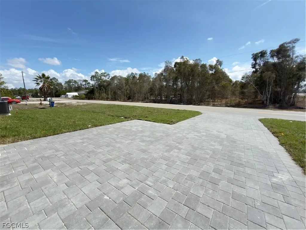 945 Homestead Road S Lehigh Acres FL 33974